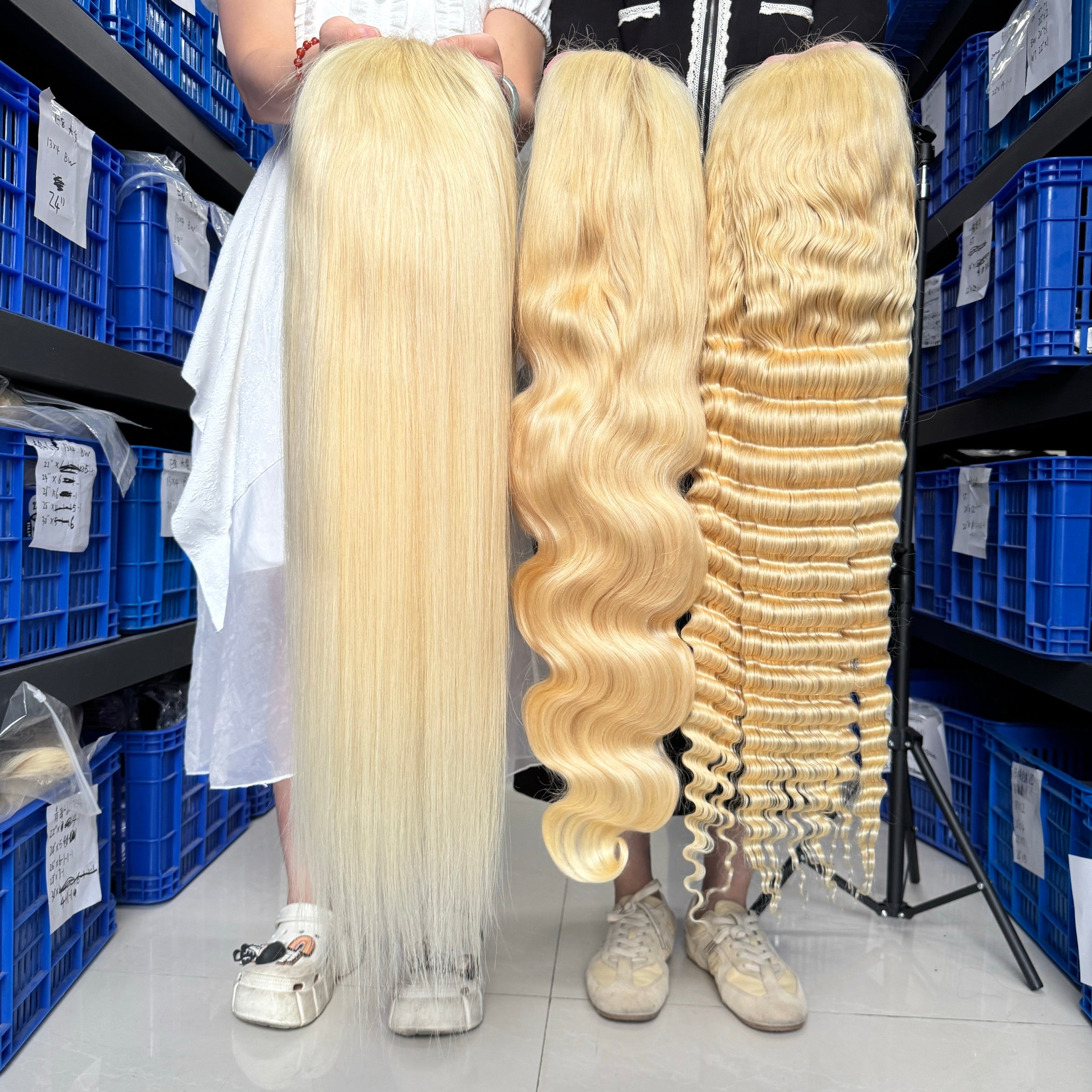 #613 Blonde Wigs