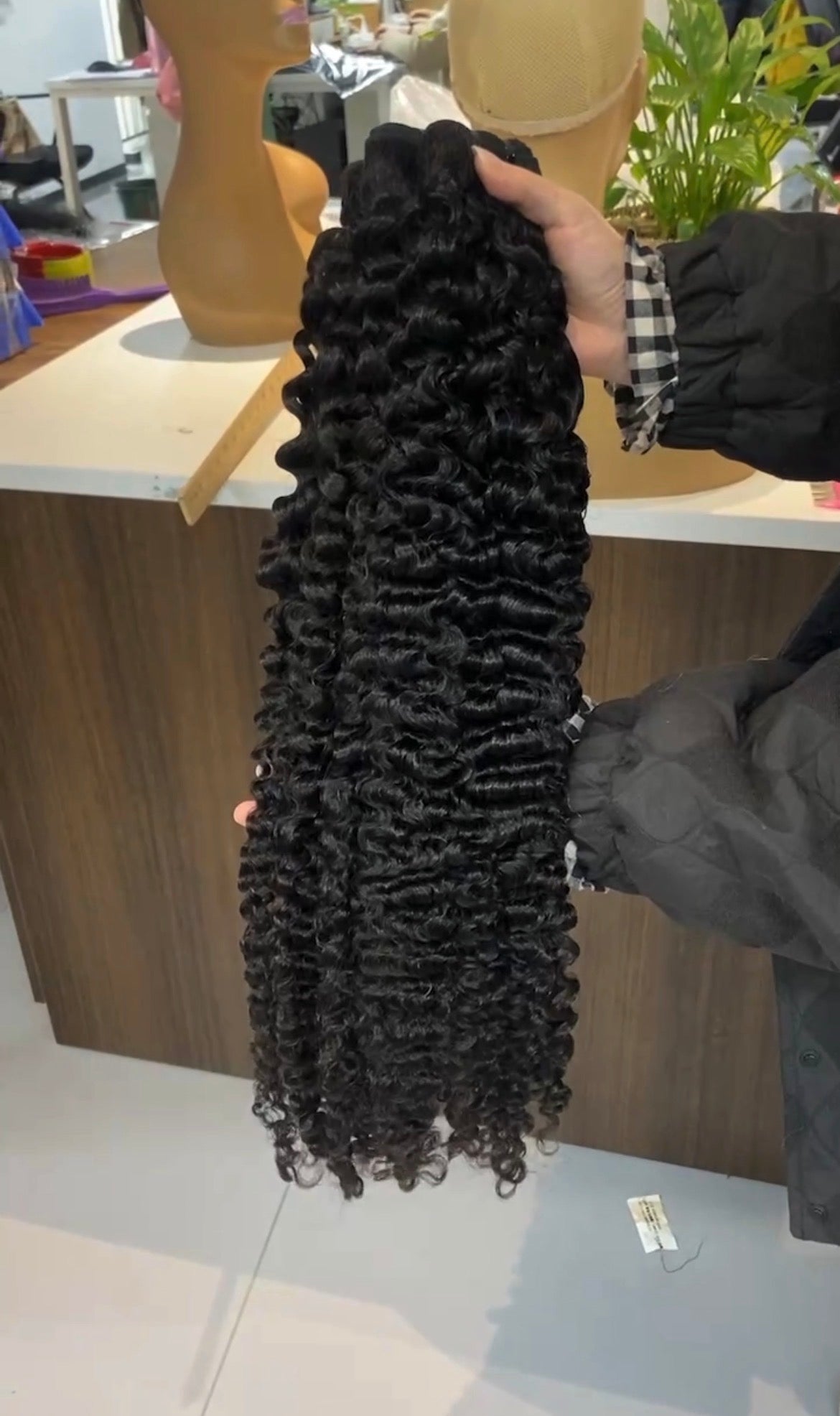 Vietnamese Burmese Curly Raw Hair Unprocessed Raw Cuticle Aligned Virgin Human Hair Bundles